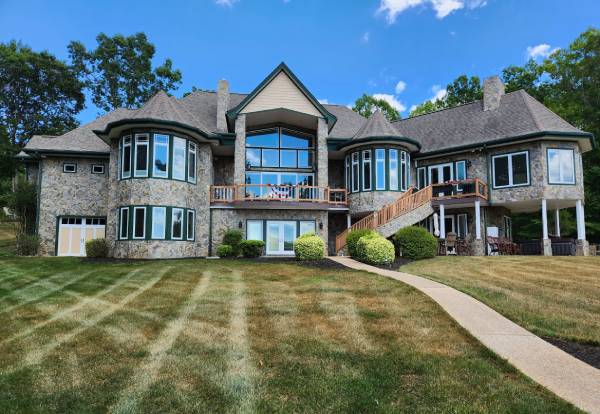 gutter installation on Virginia Luxury Home